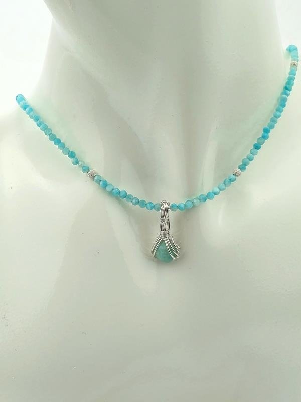 Naszyjnik z amazonitem dla dziennikarki, nauczycielki, prawniczki i in., rękodzieło