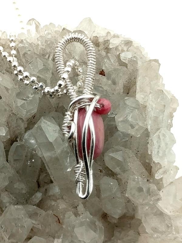 Wisiorek srebro Ag999 z rodonitem dla numerologicznej 6, 8 i 9