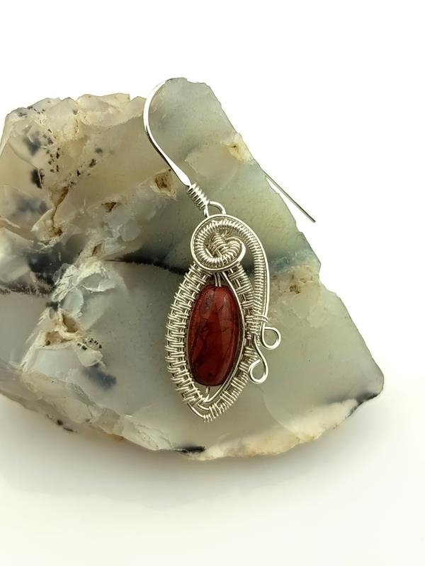 Jaspis czerwony - kolczyki ze srebra Ag999 dla policjantki, pracownicy handlu, kelnerki