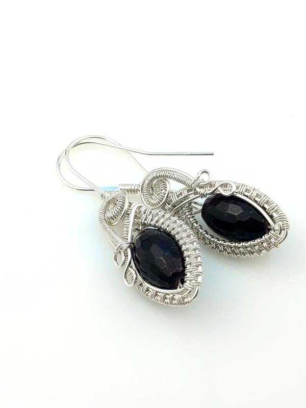 Kolczyki ze srebra Ag999 z granatem dla numerologicznej 1, 2 i 4