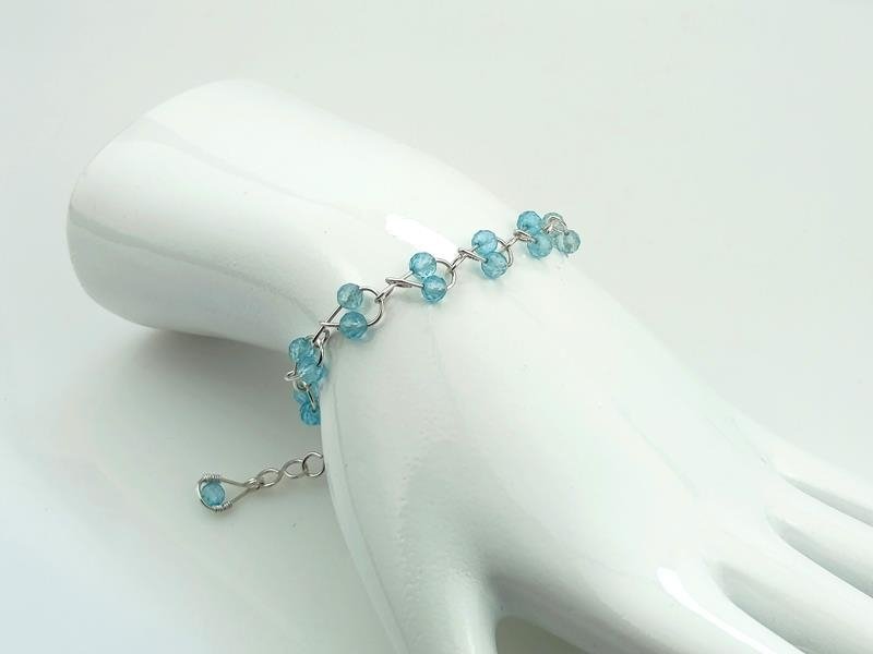 Prezent z okazji 4 rocznicy ślubu – bransoletka ze srebra z topazem błękitnym