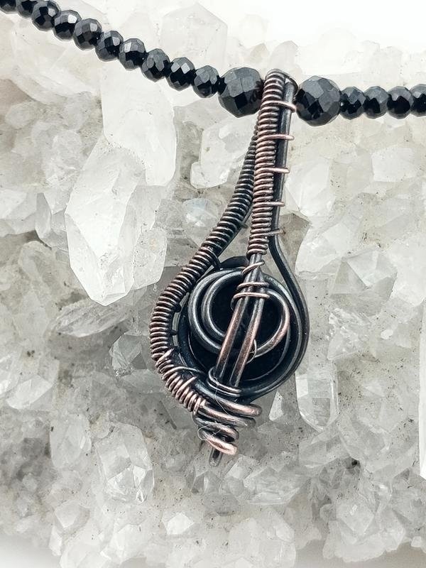 Zdjęcie wisiorka od spodu