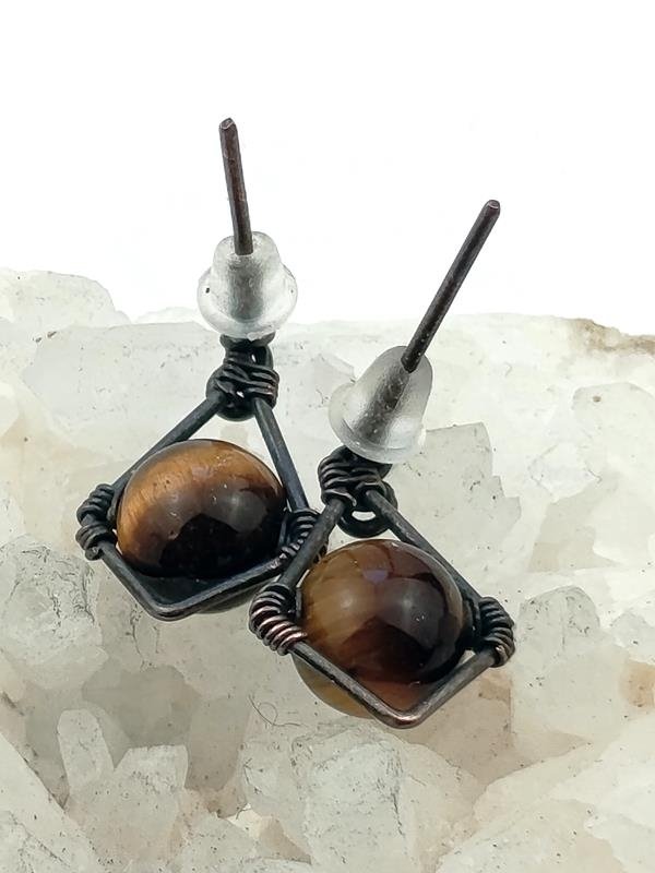 Prezent dla policjantki - kolczyki miedziane z tygrysim okiem