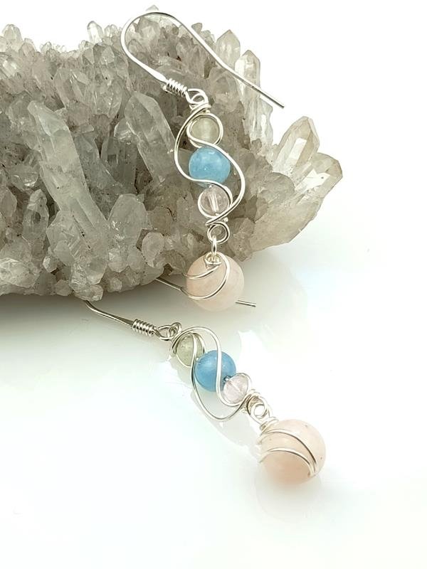 Kolczyki ze srebra Ag999 z morganitem, wymiary 5x1 cm, waga 4.2 grama,  rękodzieło