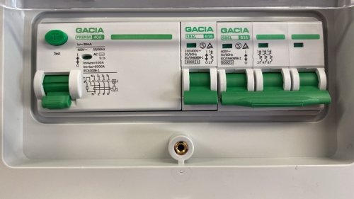 Rozdzielnica budowlana erbetka z zabezpieczeniami R-BOX 240 8S B.1810ZRP_7 Pawbol