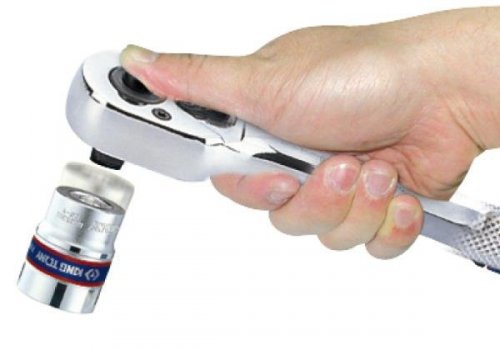 GRZECHOTKA Z PRZYCISKIEM 3/8&quot; 32 ZĘBY 200mm UCHWYT POLEROWANY King Tony