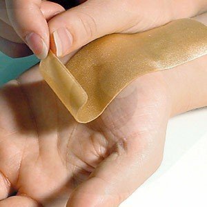 DERMATIX FABRIC- silikonowo-materiałowy plaster - wymiar 13 x 13 cm