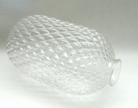 Klosz szklany FI 20cm/otwór 7,5cm mocowany śrubkami 