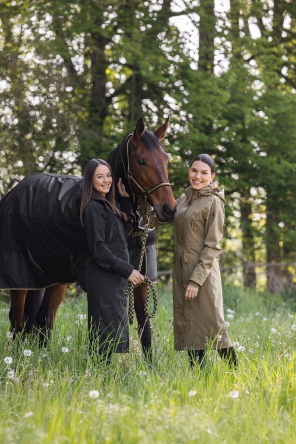 Płaszcz przeciwdeszczowy Covalliero SS2026 - orzech