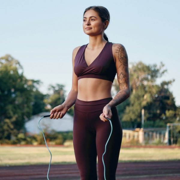 Fitness skakanka inSPORTline JumpSpeed ∙ do treningu cardio ∙ linka z PCV ∙ antypoślizgowe uchwyty ∙ kompaktowa