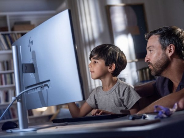 HP Inc. Komputer EliteStudio 8 All-in-One G1i U5-235 512GB/16GB/W11P/27 C9TR0ET