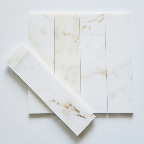 Płytki marmurowe Afyon White, wykończenie satynowe, grubość 1 cm