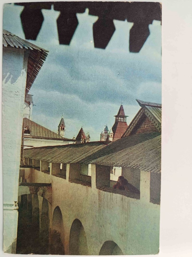 ROSTÓW WIELKI MUR Z GALERIĄ PRZEJŚCIOWĄ