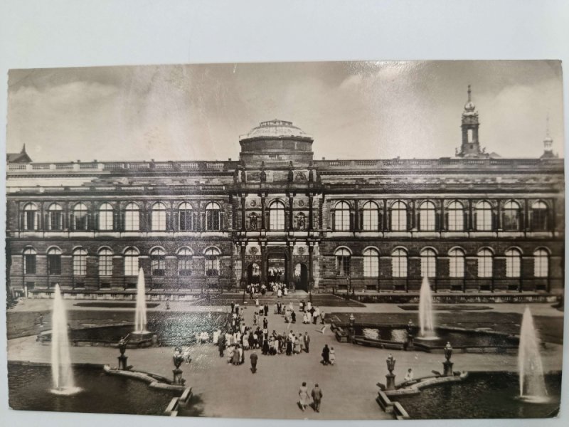 DRESDEN ZWINGER CZARNO-BIAŁE