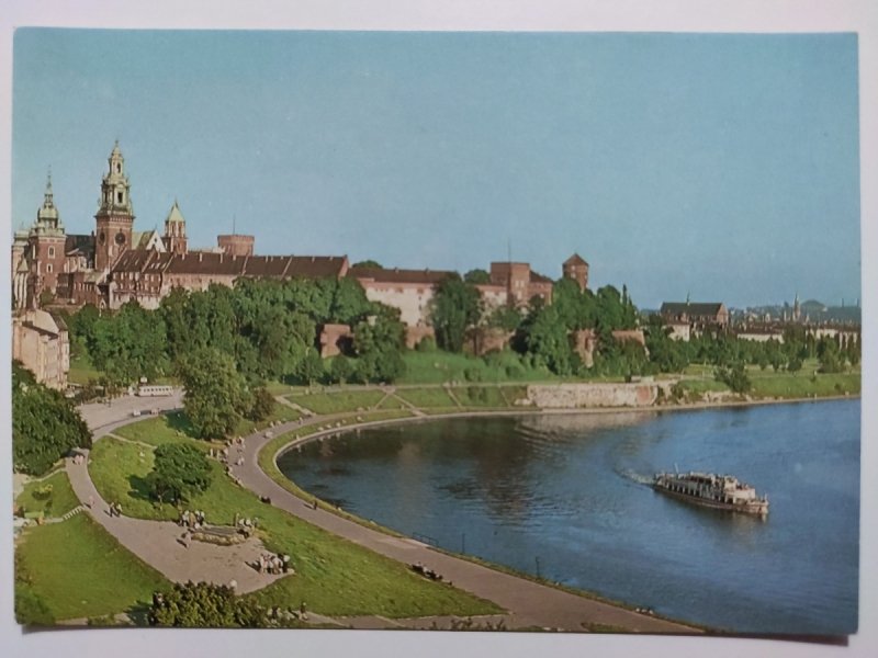 KRAKÓW. WAWEL OD STRONY WISŁY