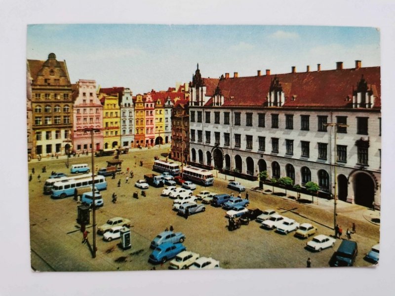 WROCŁAW. RYNEK, Z PRAWEJ SUKIENNICE FOT. BILIŃSKI