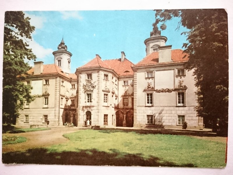 OTWOCK WIELKI. BAROKOWY PAŁAC BIELIŃSKICH - FASADA POŁUDNIOWA FOT. JABŁOŃSKI