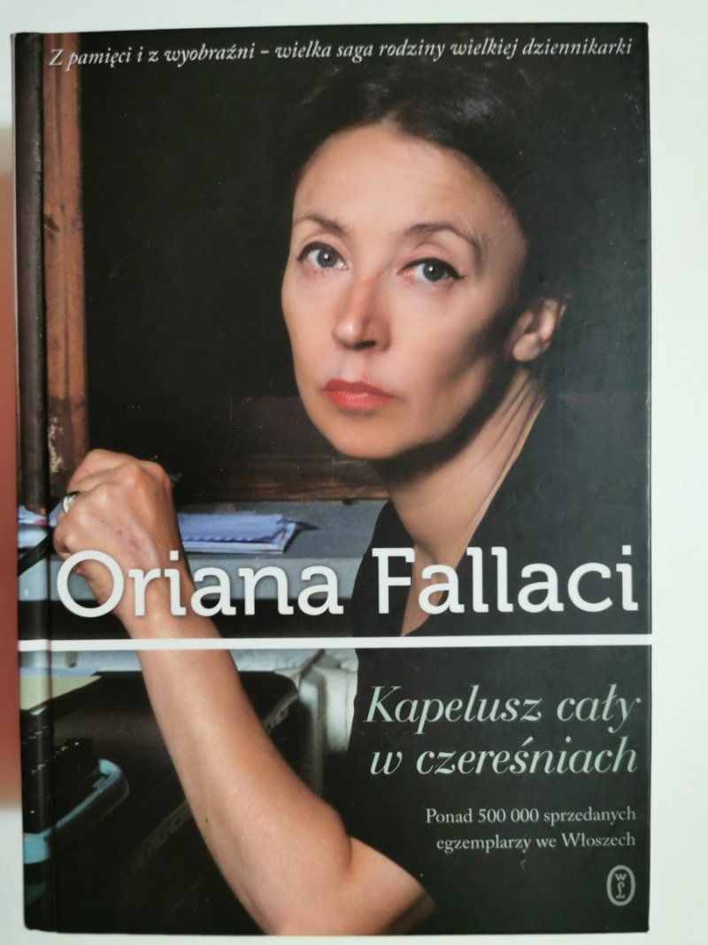 KAPELUSZ CAŁY W CZEREŚNIACH - Oriana Fallaci