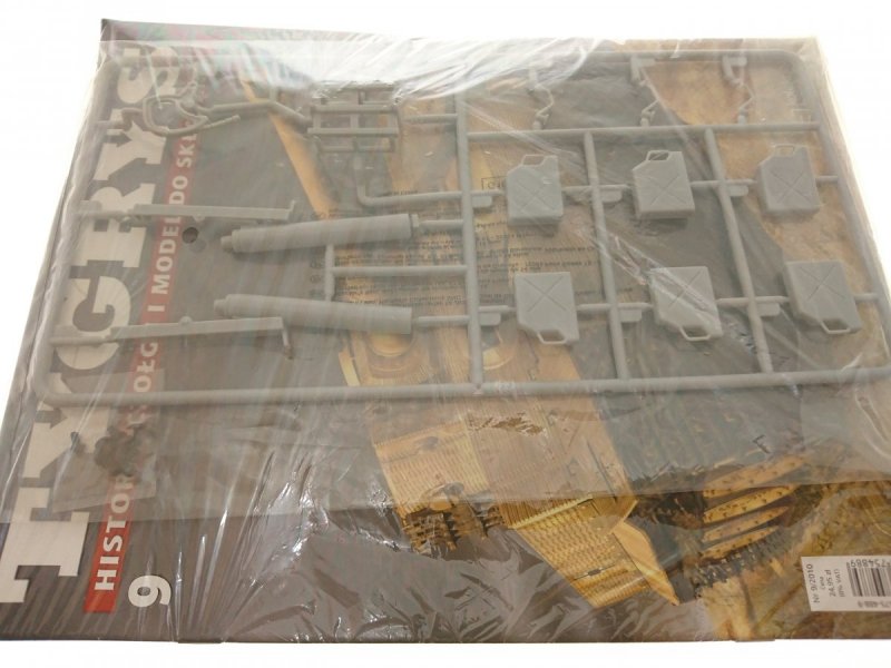 TYGRYS HISTORIA CZOŁGU I MODEL DO SKŁADANIA NR 009
