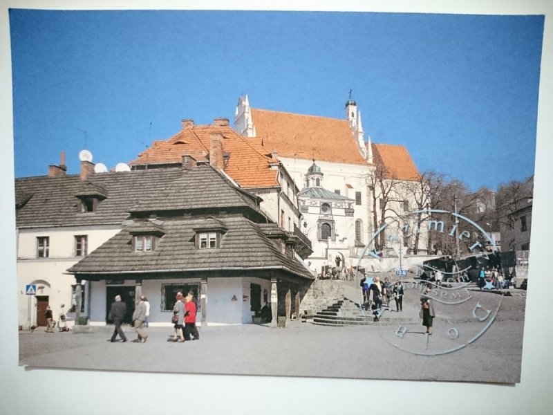 KAZIMIERZ DOLNY. WIDOK NA FARĘ FOT. AAB