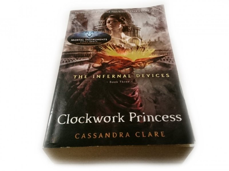 CLOCKWORK PRINCE - Cassandra Clare 2012