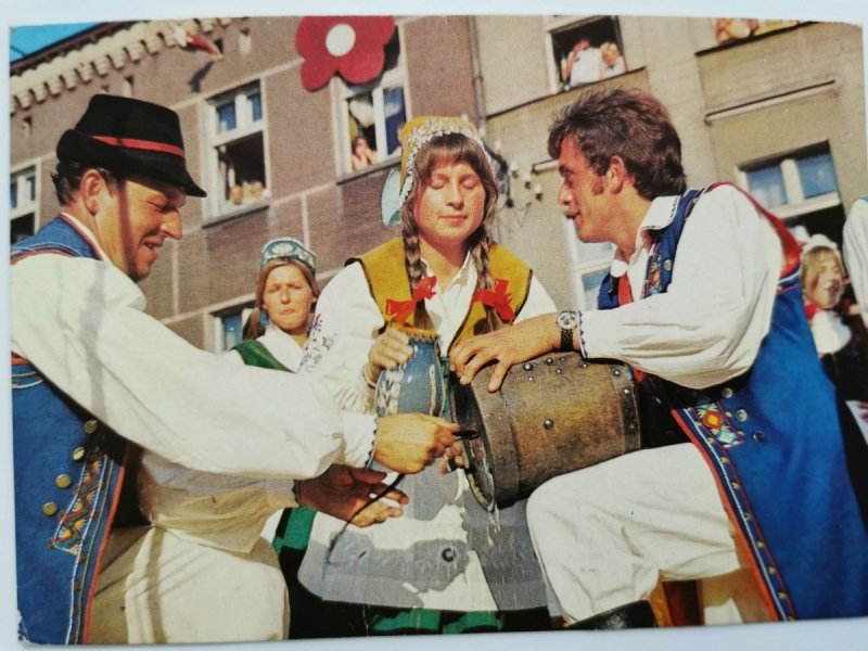 ZESPÓŁ LUDOWY KASZUBY Z KARTUZ FOT. GRABOWIECKI