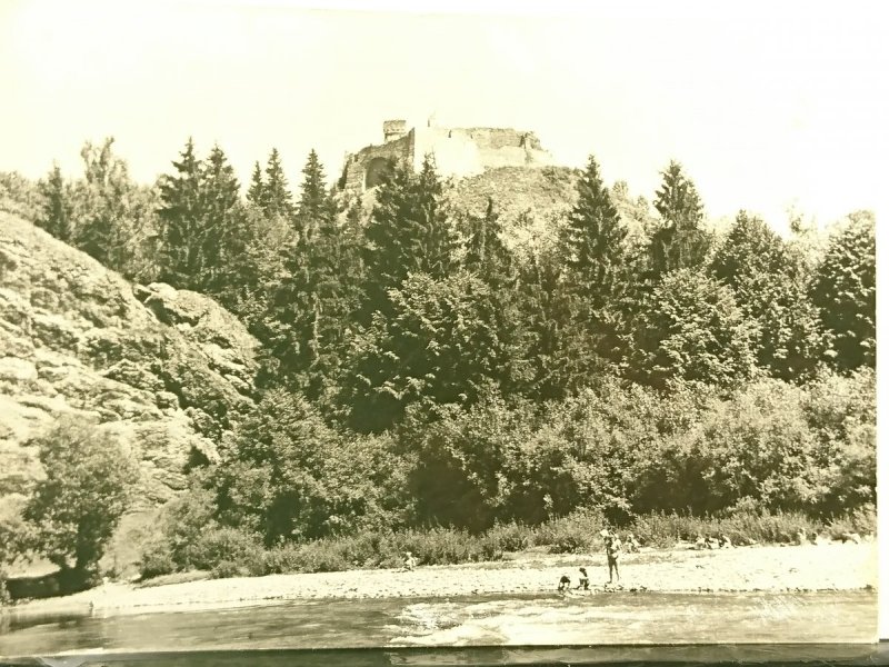 PIENINY. ZAMEK W CZORSZTYNIE