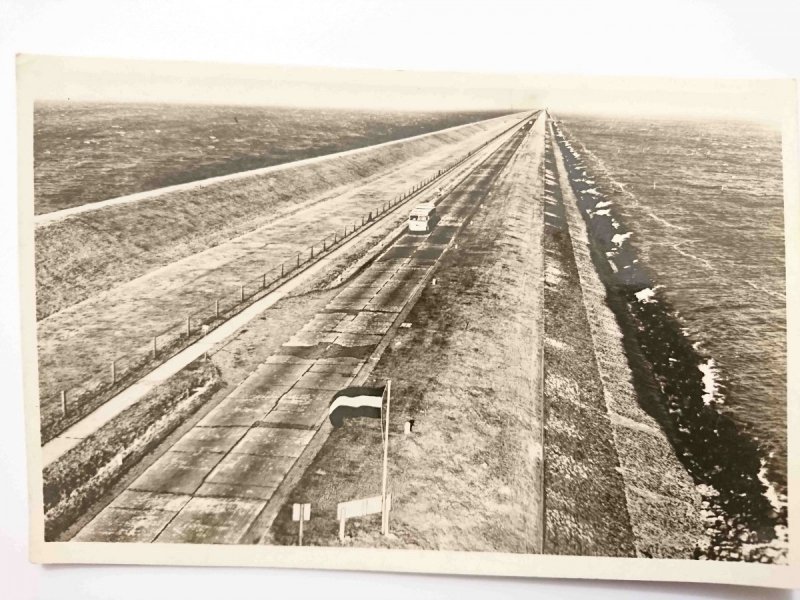 DYKE ACROSS THE ZUYDER ZEE