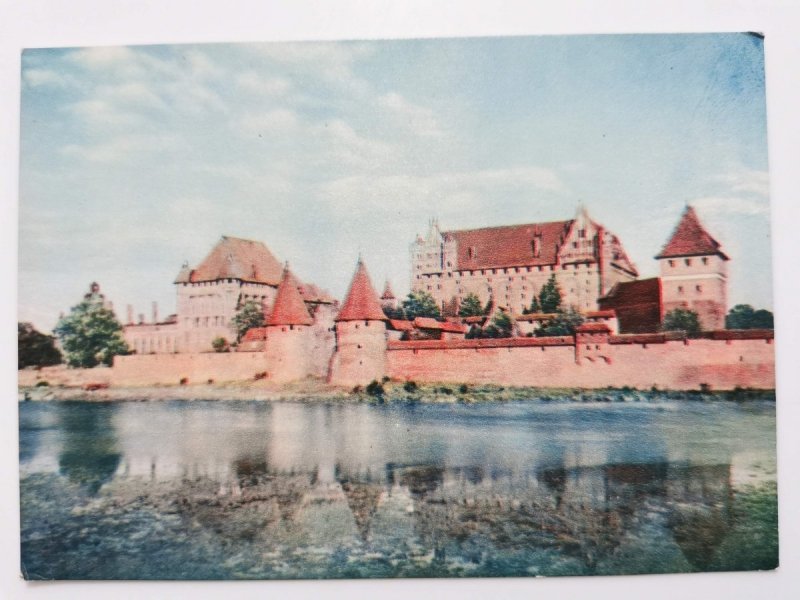 MALBORK. ZESPÓŁ ZAMKU POKRZYŻACKIEGO OD STRONU NOGATU FOT. UKLEJEWSKI