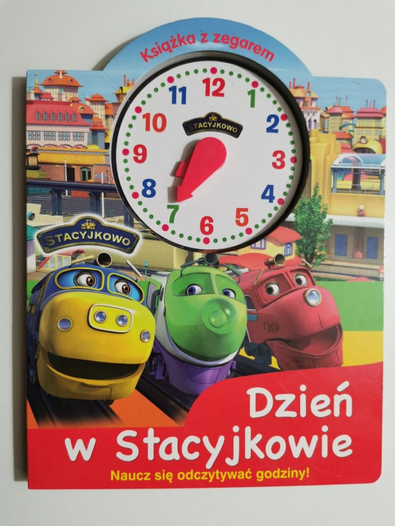 DZIEŃ W STACYJKOWIE. KSIĄŻKA Z ZEGAREM