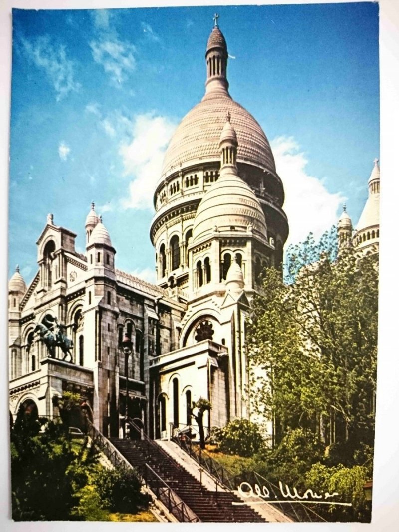 PARIS. PERSPECTIVE SUR LE SACRE-COEUR DE MONTMARTRE