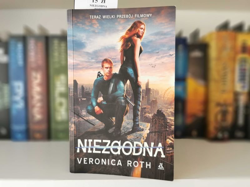 Niezgodna - Veronica Roth