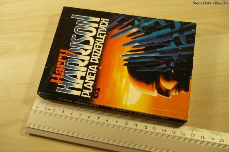 PLANETA PRZEKLĘTYCH - Harry Harrison (1991)