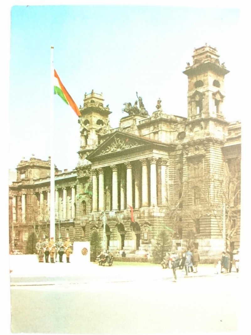 BUDAPEST. KOSSUTH LAJOS TERI ALLAMI ZASZLÓ. STATE FLAG
