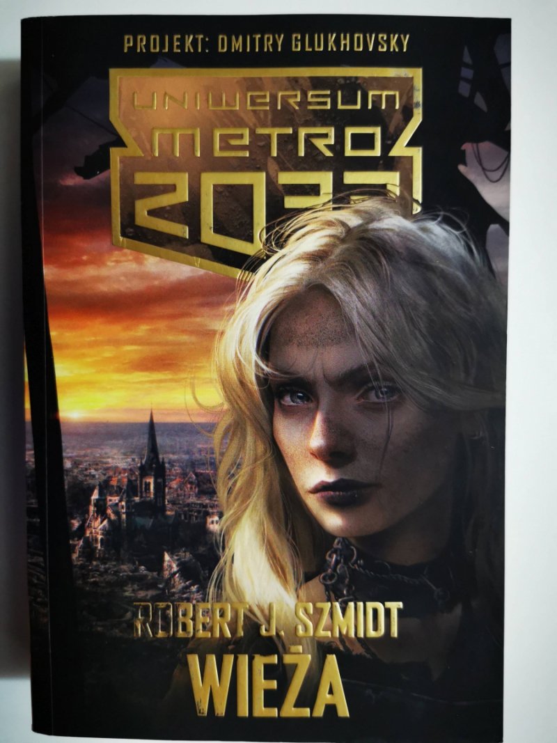 WIEŻA - Robert J. Szmidt