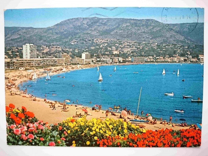 LA CÓTE D'AZUR VAROISE. LE LAVANDOU (VAR)