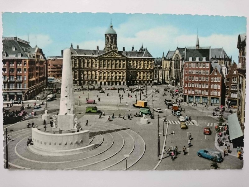 AMSTERDAM. DAM WITH ROYAL PALACE AND NATIONAL MONUMENT