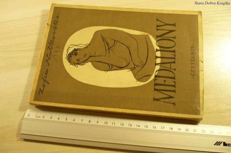 MEDALIONY - Zofia Nałkowska (1949)