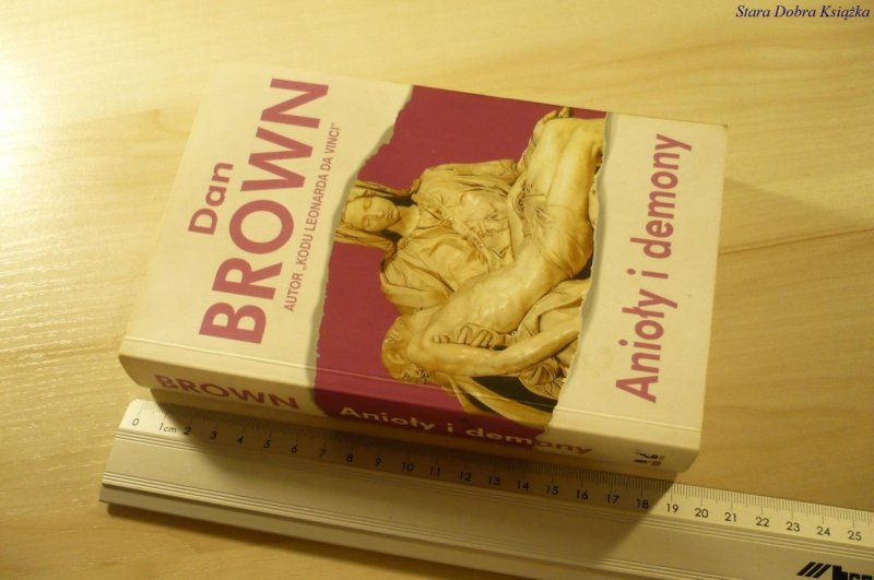 ANIOŁY I DEMONY - Dan Brown (2005)