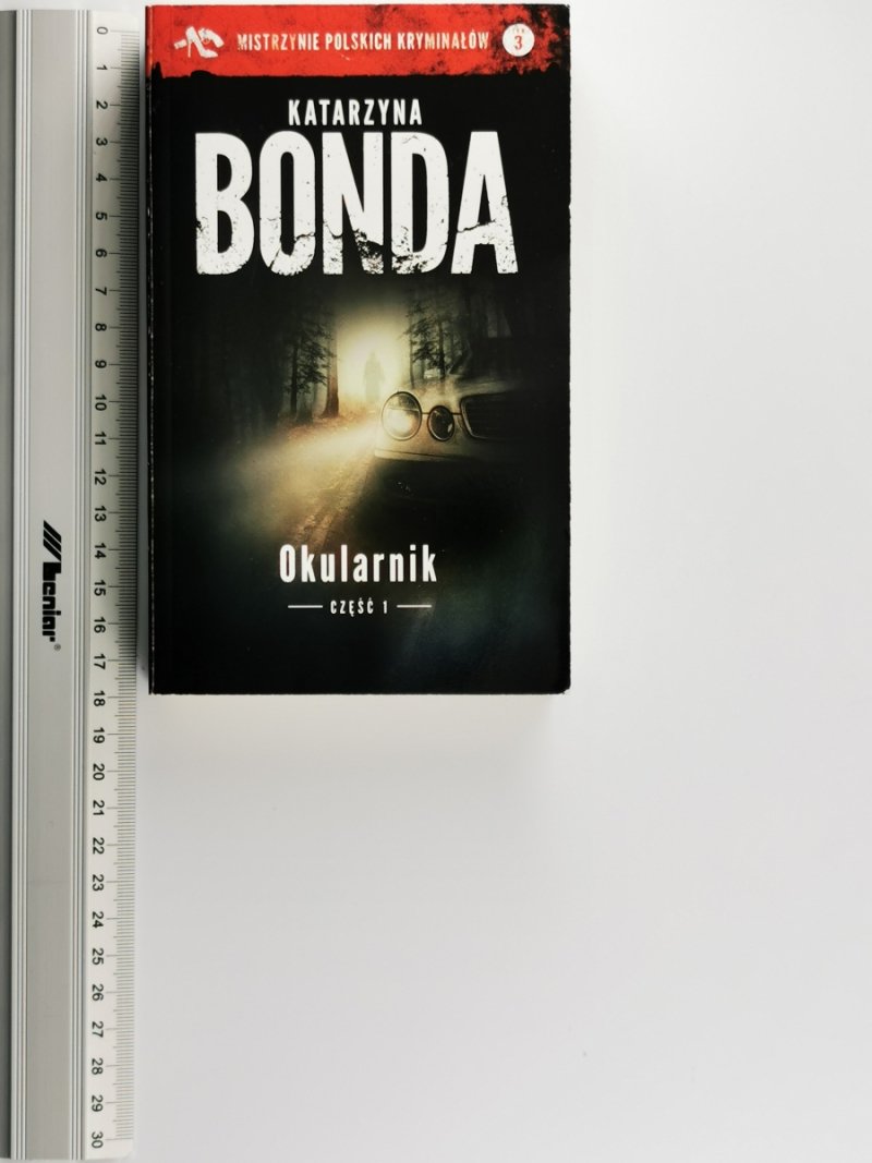 OKULARNIK - Katarzyna Bonda