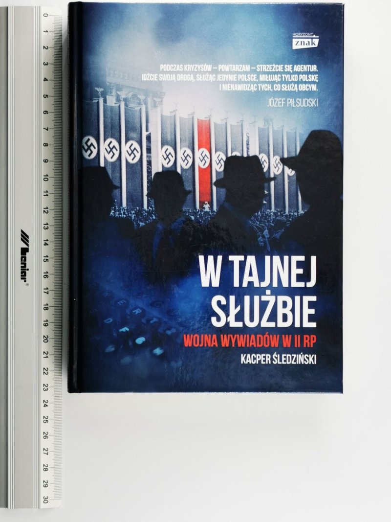 W TAJNEJ SŁUŻBIE - Kacper Śledziński