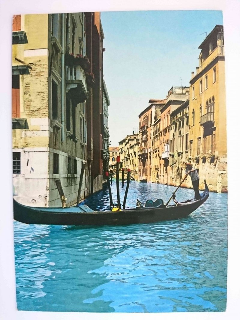 VENEZIA. CANALE CON GONDOLA
