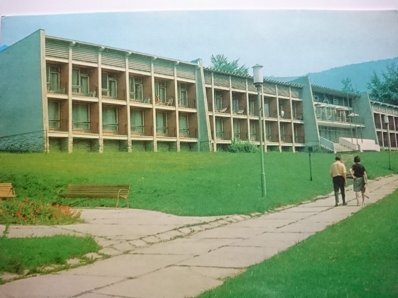 USTROŃ-JASZOWIEC. DOM WYPOCZYNKOWY DĄB