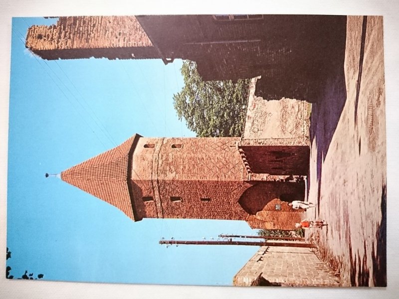 LĘBORK. GOTYCKA BASZTA BLUSZCZOWA Z 2 POŁ. XIV w. FOT. Z. RAPLEWSKI