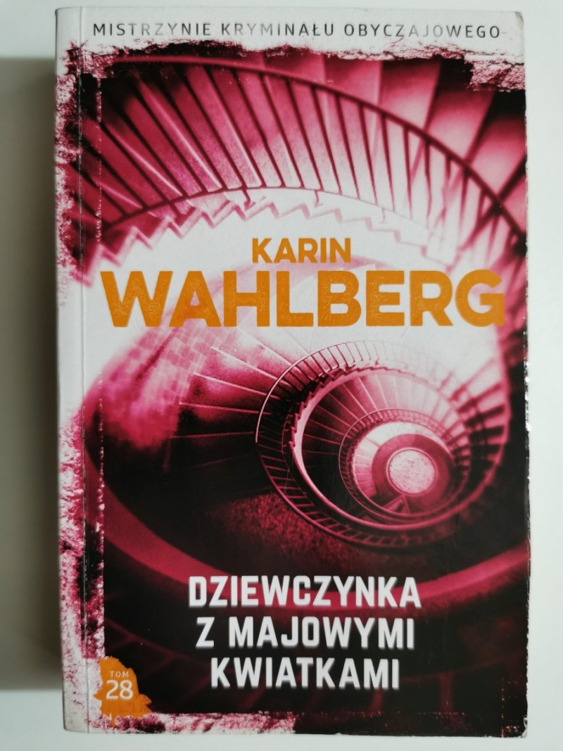 DZIEWCZYNKA Z MAJOWYMI KWIATAMI - Karin Wahlberg