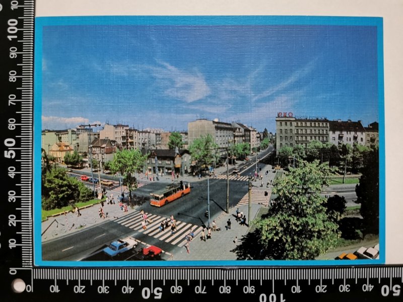 GDYNIA. CENTRUM. SKRZYŻOWANIE ULIC 10-LUTEGO I ŚWIĘTOJAŃSKIEJ