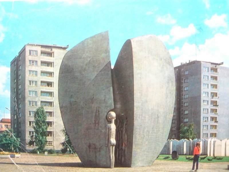 ŁÓDŹ. POMNIK MARTYROLOGII DZIECI FOT. A. STELMACH
