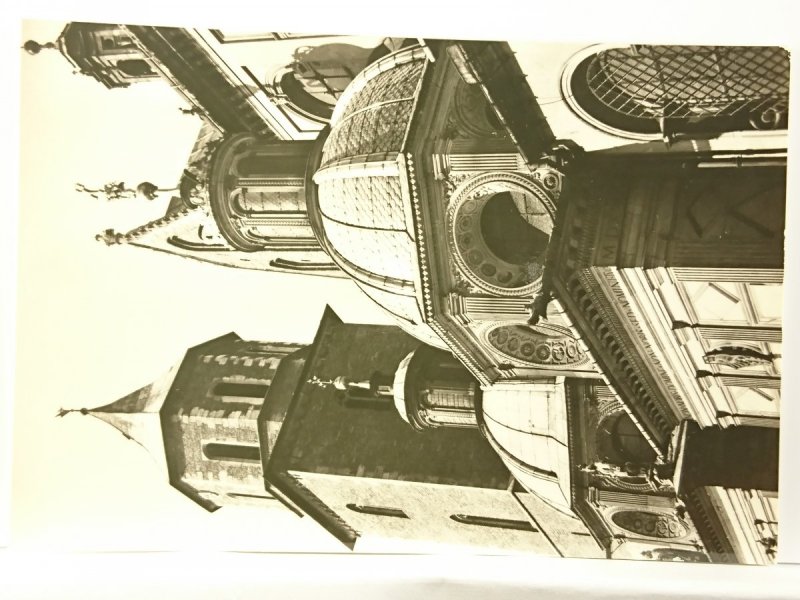 KRAKÓW. KATEDRA NA WAWELU - OD PRAWEJ KAPLICA