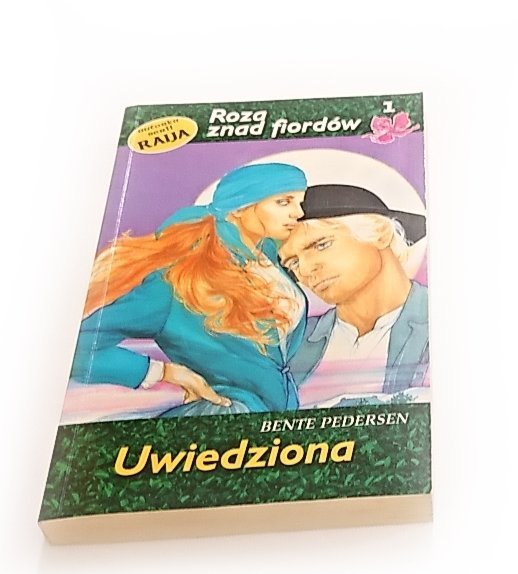 ROZA ZNAD FIORDÓW TOM 1 UWIEDZIONA