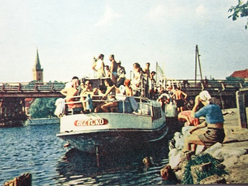 MIKOŁAJKI. NA PRZYSTANI